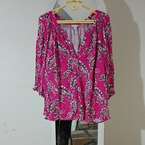 Crown & Ivy Fuchsia Paisley Blouse